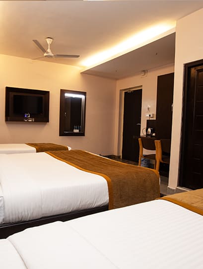 Deluxe Triple Room main view