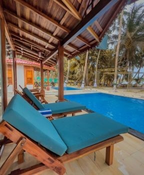 HIBR — swimming pool and tropical gardens
