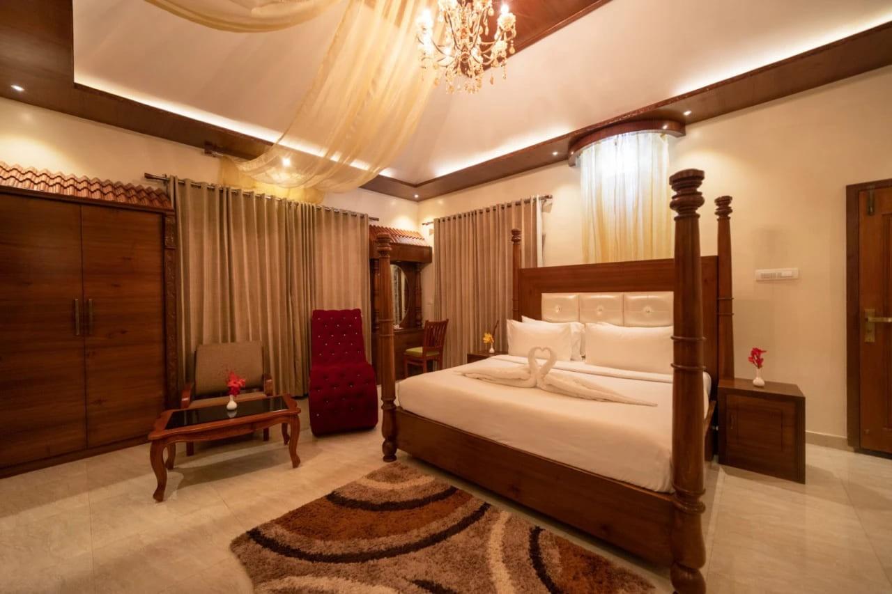 Honeymoon Suite Rooms view 1