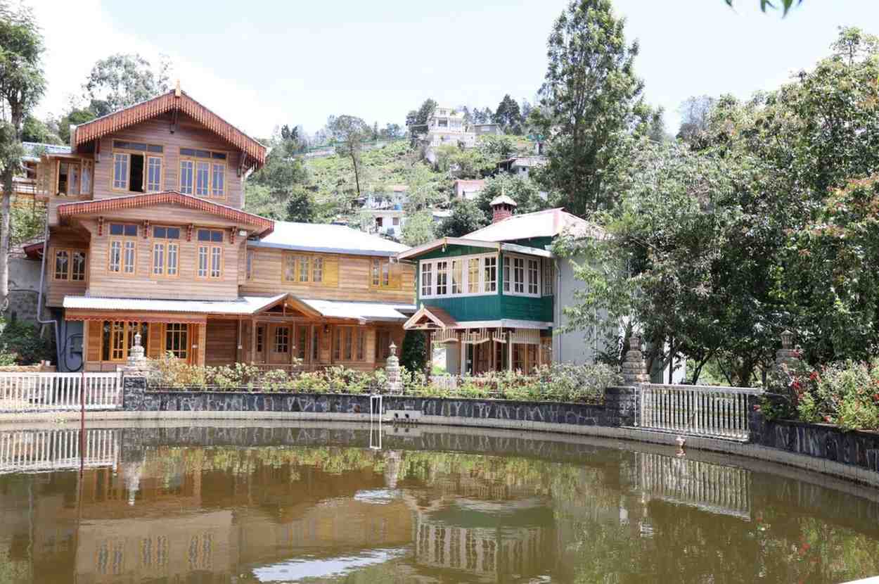 Lilly's Valley Resort hero